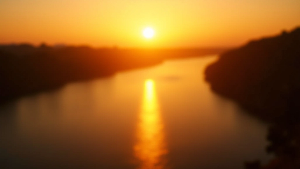 Atardecer dorado sobre el Río Paraná con reflejo de luz en el agua desde un punto de vista elevado